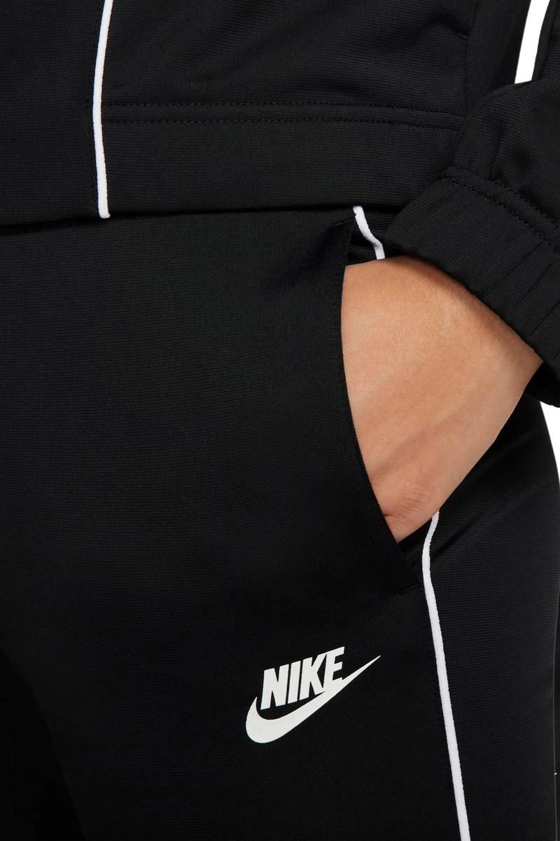 Abrigo Nike Tactel Essentials Feminino Preto Produto Abrigo Nike Tactel Essentials Feminino Preto