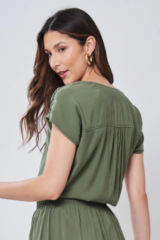 Produto Blusa Aishty Manga Curta Feminino Verde Militar 