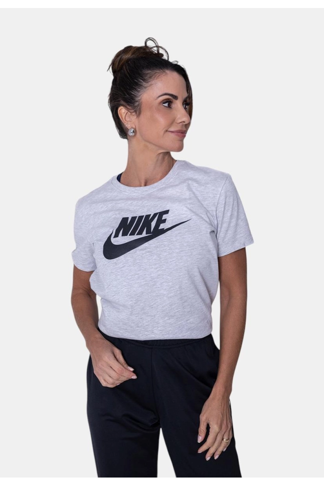 Produto Blusa Nike Manga Curta Essential Feminina Cinza