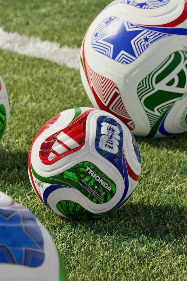 Produto Mini Bola Adidas Copa do Mundo 2026