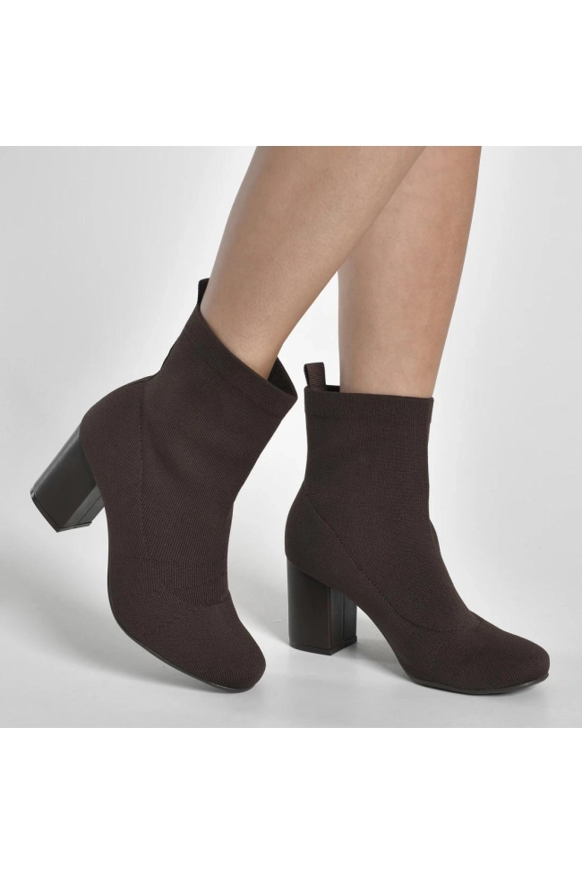 Bota Social Knit Feminina Salto Médio Bico Redondo Via Marte Produto Bota Social Knit Feminina Salto Médio Bico Redondo Via Marte