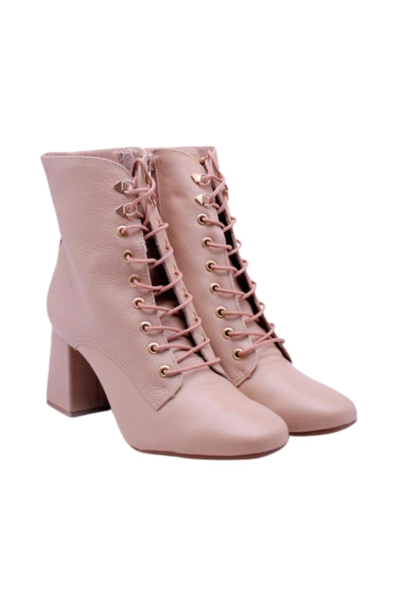 Bota Via Marte Couro Cano Curto Cadarço Feminina Trigo Produto Bota Via Marte Couro Cano Curto Cadarço Feminina Trigo