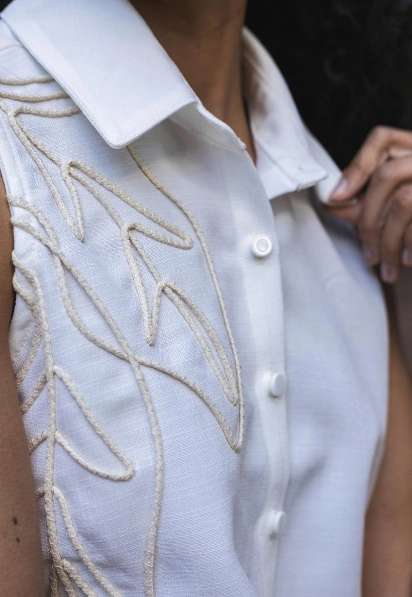 Camisa Gata Bakana Bordada Off-White Produto Camisa Gata Bakana Bordada Off-White