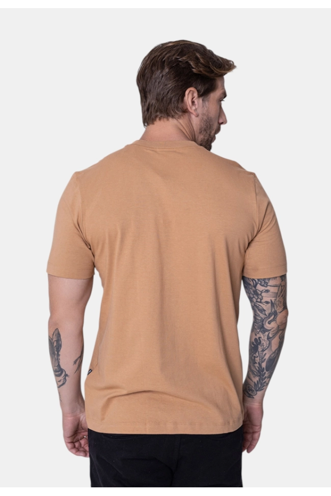 Camiseta Fila One World Manga Curta Masculina Caramelo Produto Camiseta Fila One World Manga Curta Masculina Caramelo