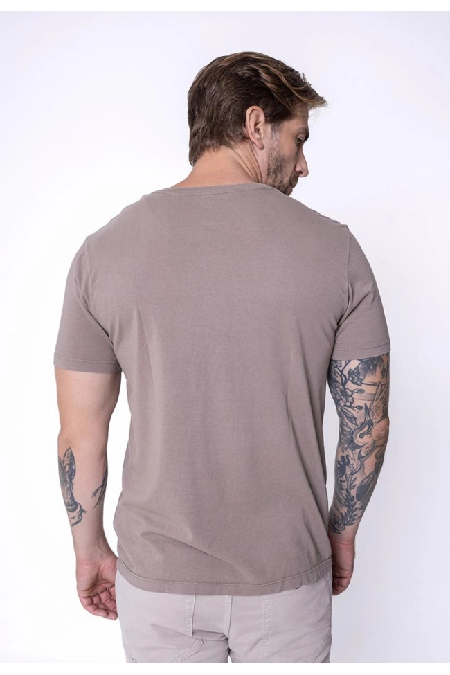 Produto Camiseta Guess Triangulo Masculina Bege