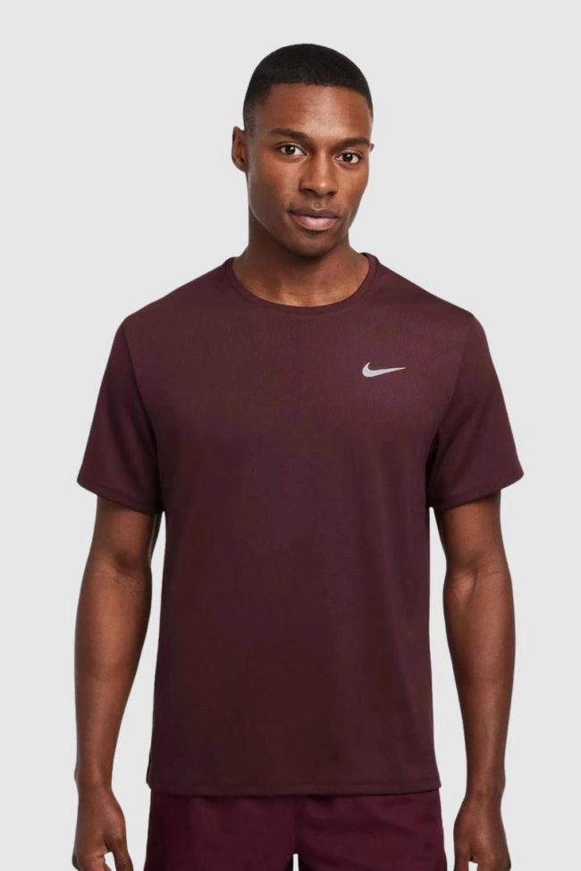 Camiseta Nike Miller Masculina Bordô Produto Camiseta Nike Miller Masculina Bordô