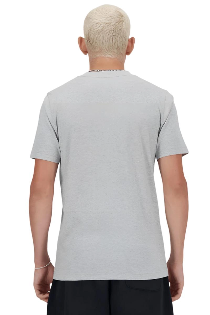 Camiseta New Balance Essentials Masculina Cinza Mescla Produto Camiseta New Balance Essentials Masculina Cinza Mescla