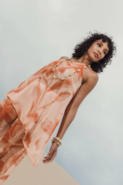 Blusa Feminina Gata Bakana Assimétrica Estampada Laranja Produto Blusa Feminina Gata Bakana Assimétrica Estampada Laranja