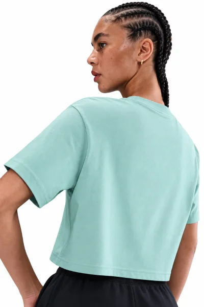Camiseta Cropped Nike Essentials Feminino Verde Claro Produto Camiseta Cropped Nike Essentials Feminino Verde Claro
