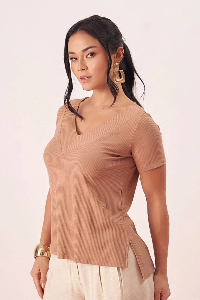 Produto - Blusa Coqueta Canelada Manga Curta Gola V Feminina Moccha