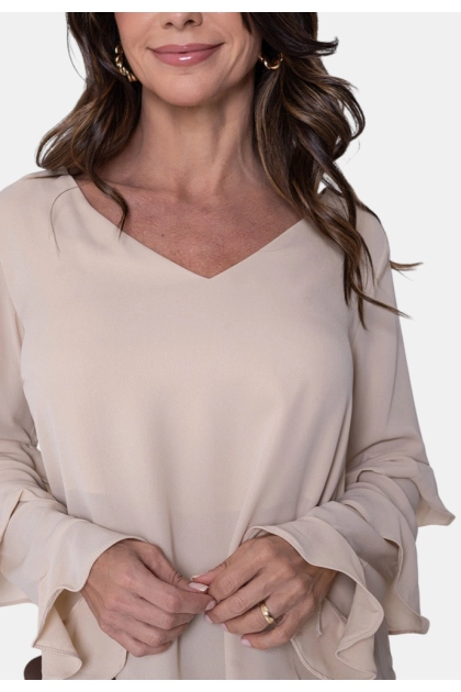 Blusa Ellen One Manga Longa Babados Bege Produto Blusa Ellen One Manga Longa Babados Bege