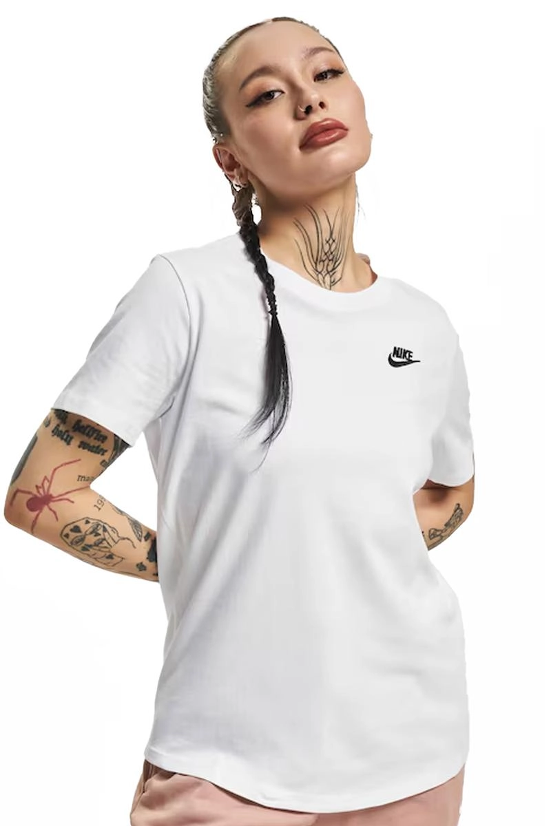 Blusa Nike Manga Curta Alongada Tee Club Feminina Branca