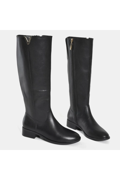 Bota Feminina Montaria em Couro Preto Via Marte Produto Bota Feminina Montaria em Couro Preto Via Marte