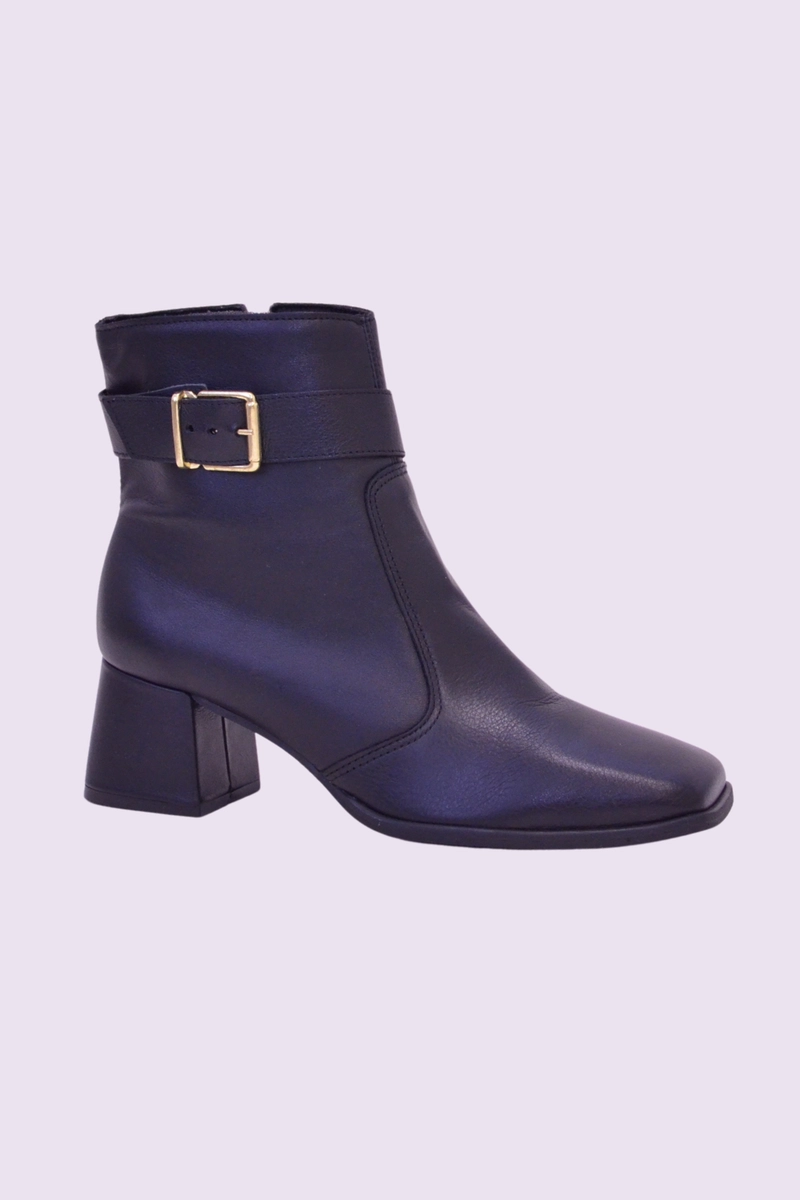 Produto - Bota Gabip de Couro Bico Quadrado Feminina Preta