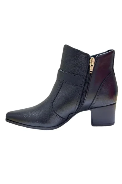 Bota Pegada Cano Curto Em Couro Com Detalhe Salto 5,5 Cm Preto Produto Bota Pegada Cano Curto Em Couro Com Detalhe Salto 5,5 Cm Preto