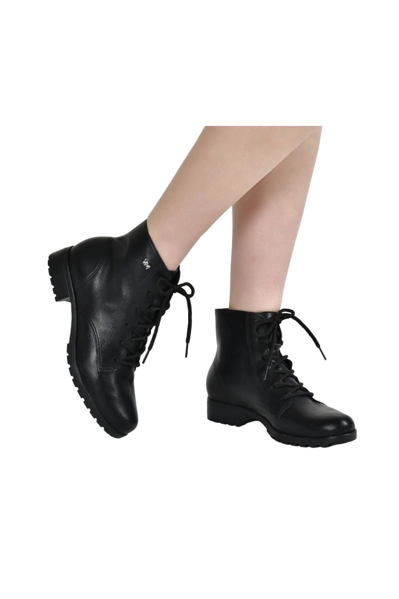 Bota Via Marte Coturno Baixo VM Metal Feminina Preta Produto Bota Via Marte Coturno Baixo VM Metal Feminina Preta