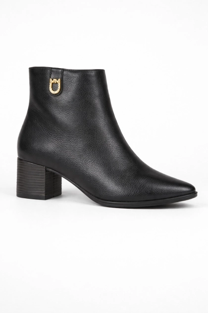 Bota Via Marte Couro Salto Bloco Cano Curto Feminina Preta Produto - Bota Via Marte Couro Salto Bloco Cano Curto Feminina Preta