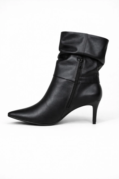 Bota Via Marte Couro Salto Fino Feminina Preta Produto Bota Via Marte Couro Salto Fino Feminina Preta