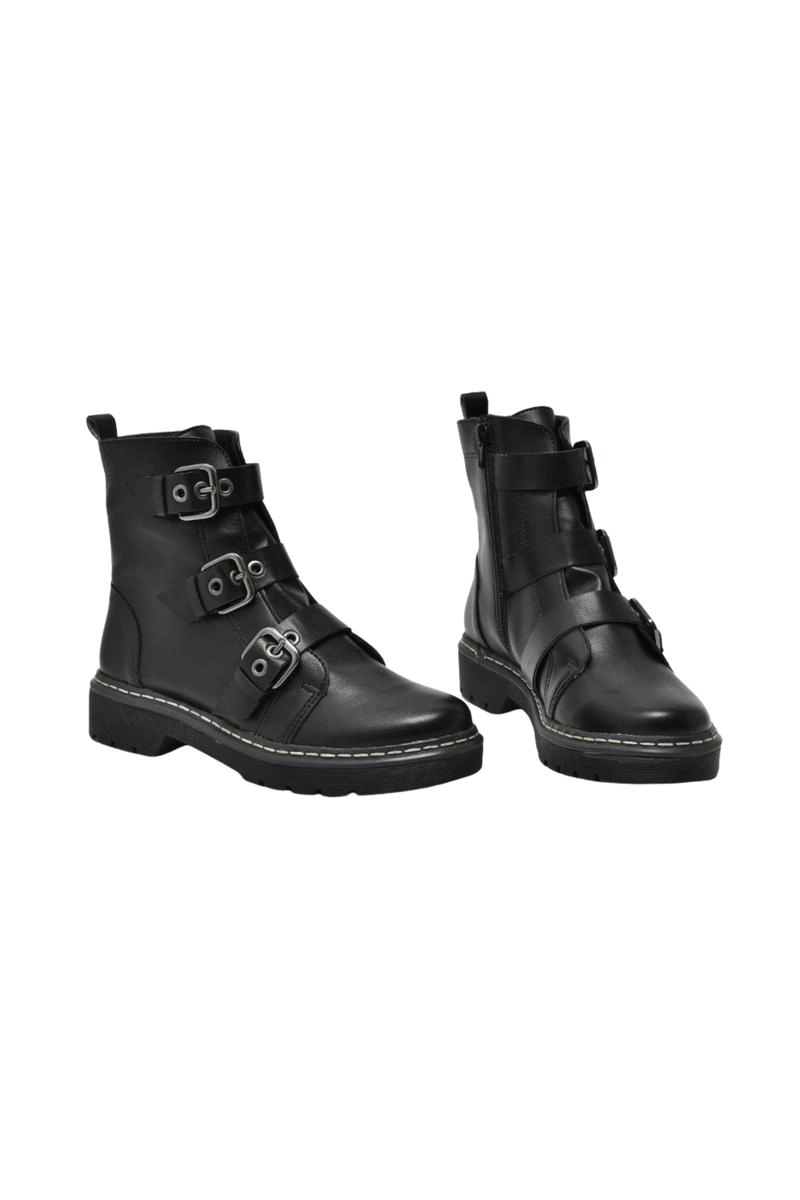 Bota Via Marte Tratorada Fivelas Prateadas Feminina Preta Produto Bota Via Marte Tratorada Fivelas Prateadas Feminina Preta