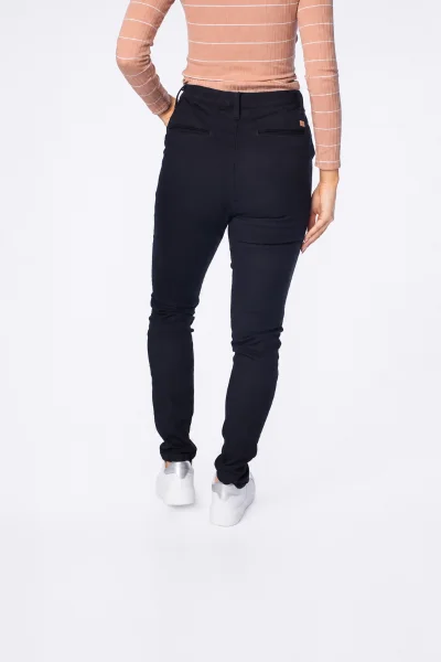 Calça Feminina de Sarja Max Denim Skinny Premium Preto Produto Calça Feminina de Sarja Max Denim Skinny Premium Preto