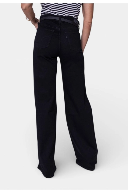 Calça Levi's Jeans Shape 318 Wide Leg Feminina Preta Produto Calça Levi's Jeans Shape 318 Wide Leg Feminina Preta
