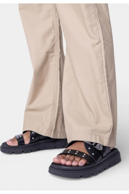Calça Levis Wide Leg Sarja Feminina Bege Produto Calça Levis Wide Leg Sarja Feminina Bege