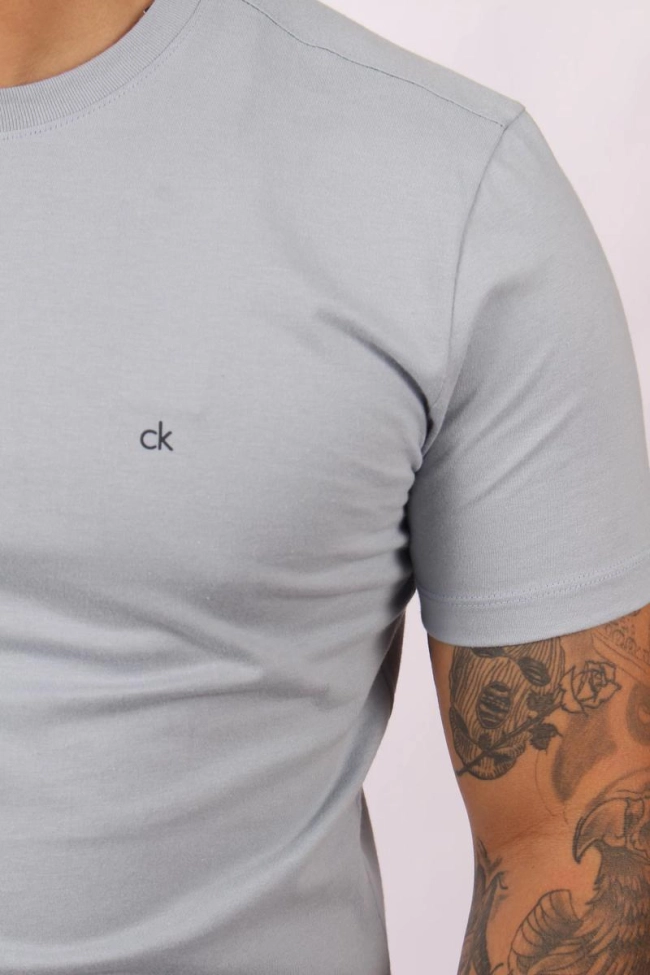 Camiseta Calvin Klein Manga Curta Masculino Azul Claro Produto Camiseta Calvin Klein Manga Curta Masculino Azul Claro