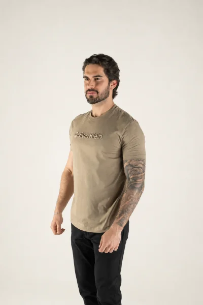Camiseta Calvin Klein Masculina Caqui Produto Camiseta Calvin Klein Masculina Caqui