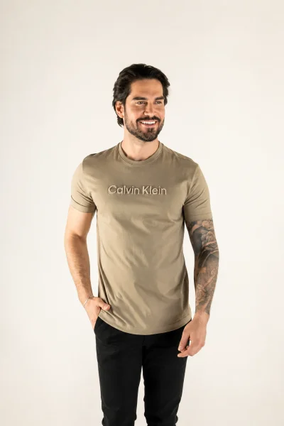 Camiseta Calvin Klein Masculina Caqui Produto Camiseta Calvin Klein Masculina Caqui