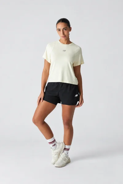 Camiseta Feminina New Balance Off White Infinity Propel Produto Camiseta Feminina New Balance Off White Infinity Propel
