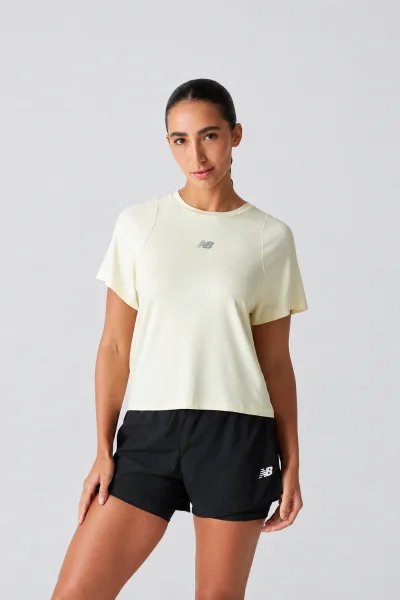 Camiseta Feminina New Balance Off White Infinity Propel Produto Camiseta Feminina New Balance Off White Infinity Propel