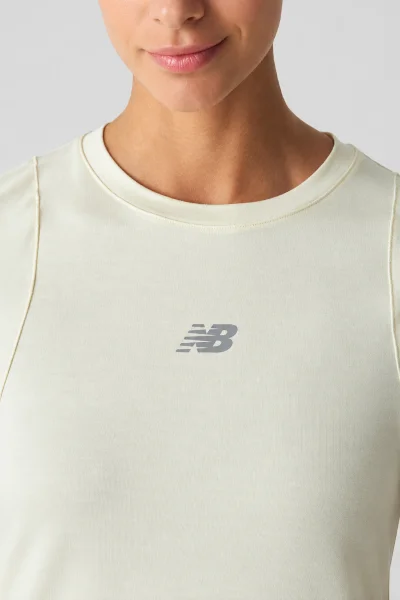 Camiseta Feminina New Balance Off White Infinity Propel Produto Camiseta Feminina New Balance Off White Infinity Propel