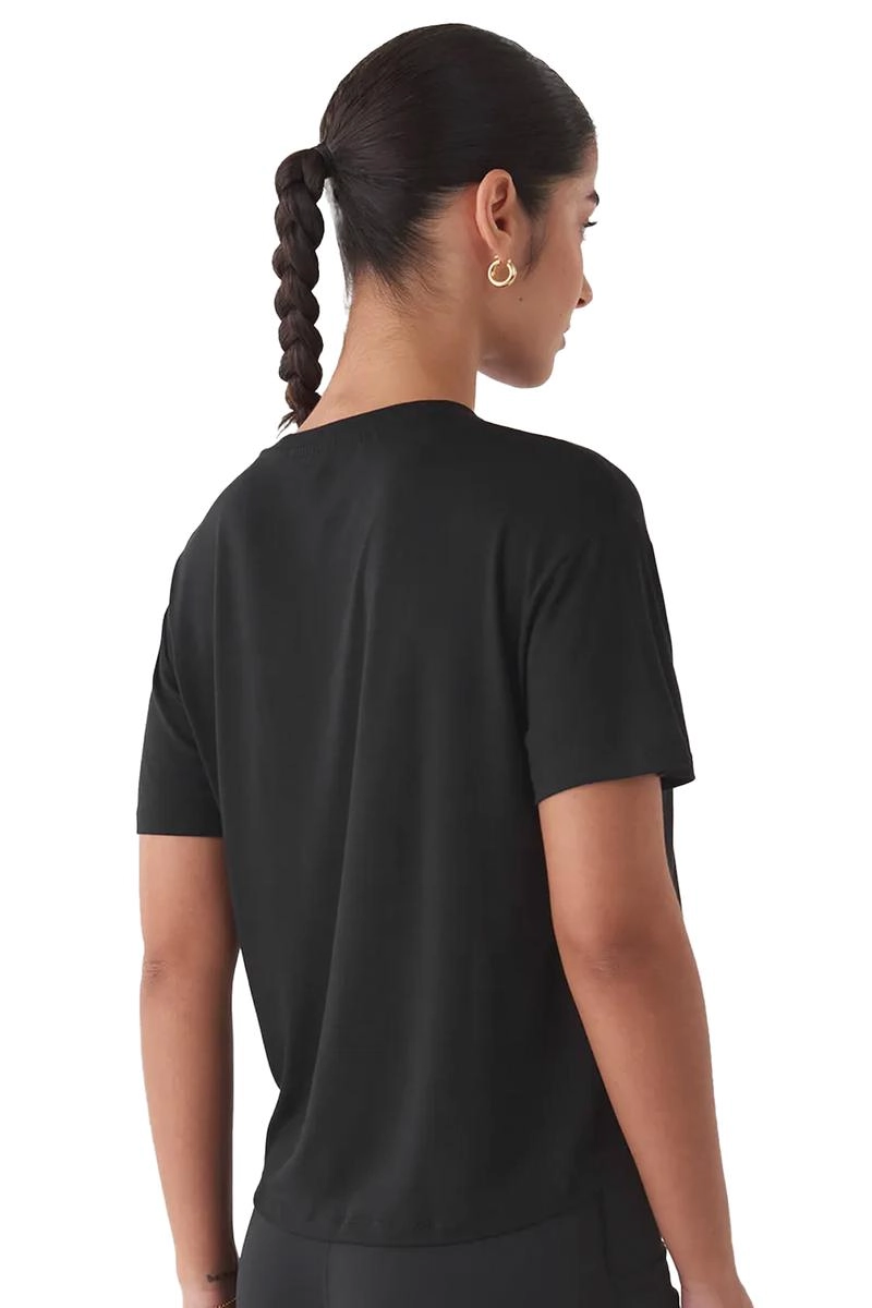 Camiseta New Balance Cropped Small Logo Feminina Preta