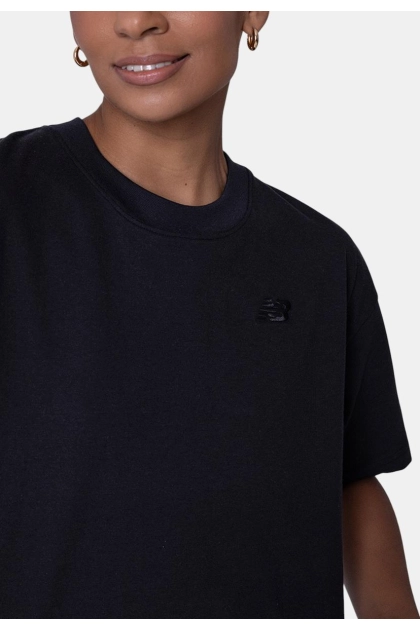 Camiseta New Balance Cropped Small Logo Feminina Preta Produto Camiseta New Balance Cropped Small Logo Feminina Preta