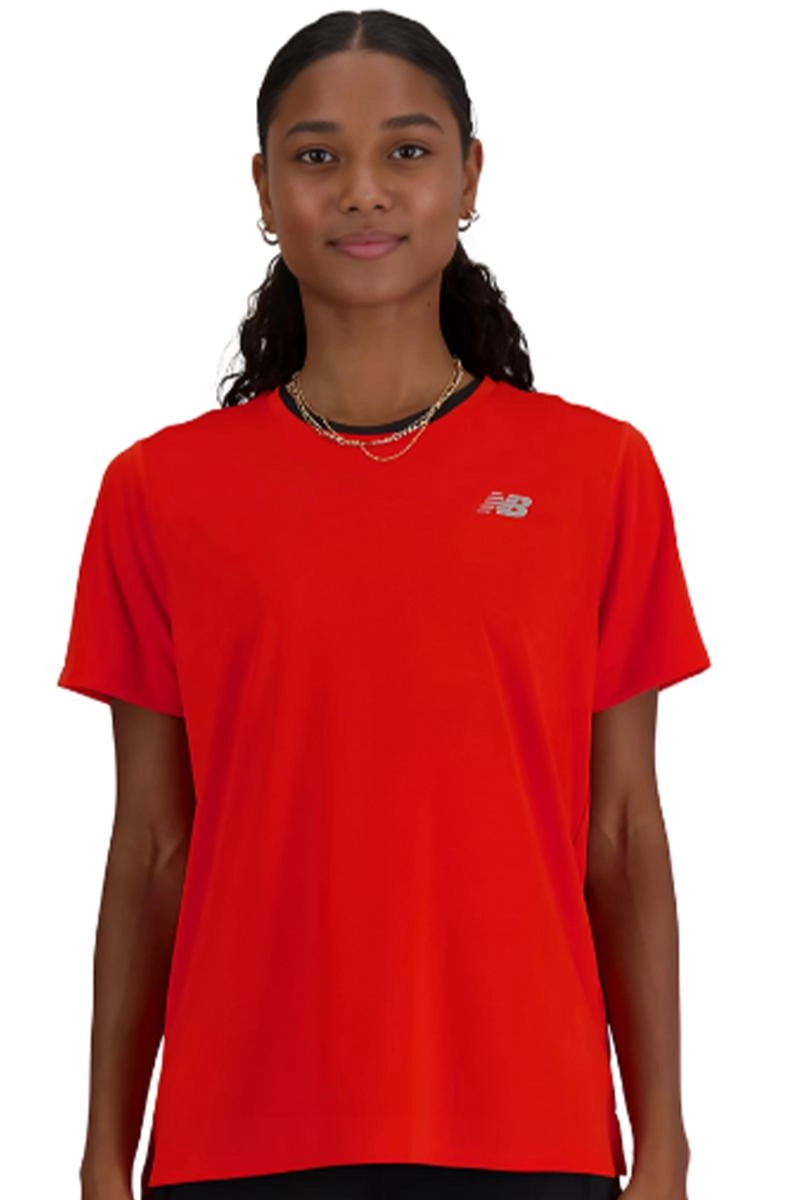 Camiseta New Balance Sports Essentials Feminina Vermelha 
