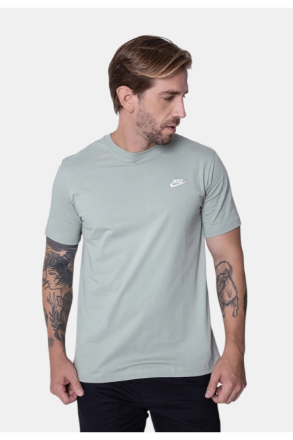 Camiseta Nike Club Masculina Verde