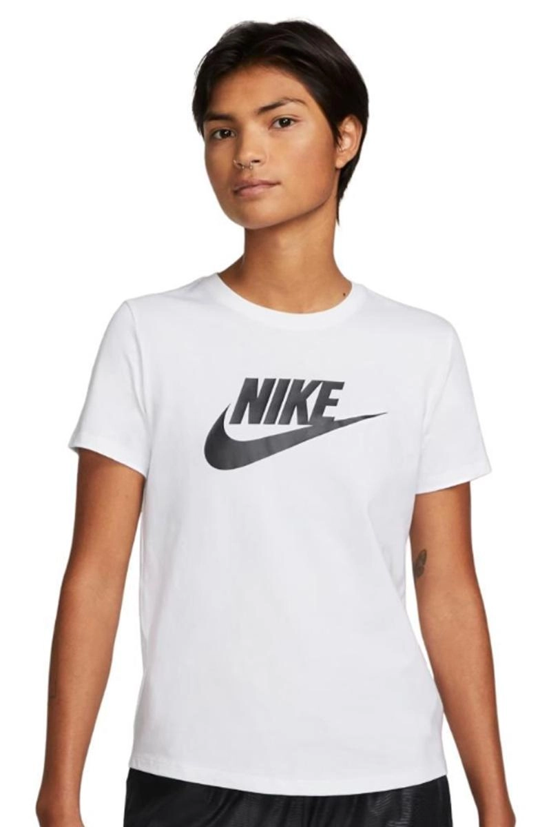 Camiseta Nike Club Tee Feminina