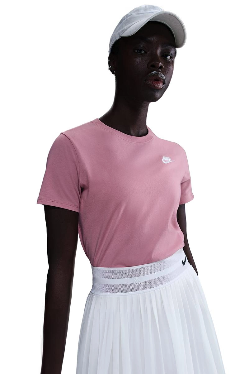 Camiseta Nike Manga Curta Tee Club Feminina Rosa