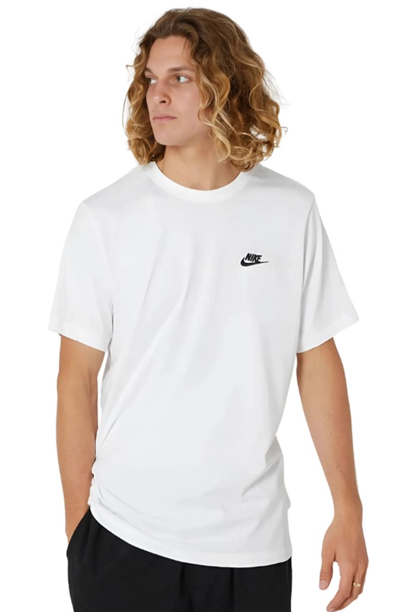 Camiseta Nike Sportswear Club Masculina Branca