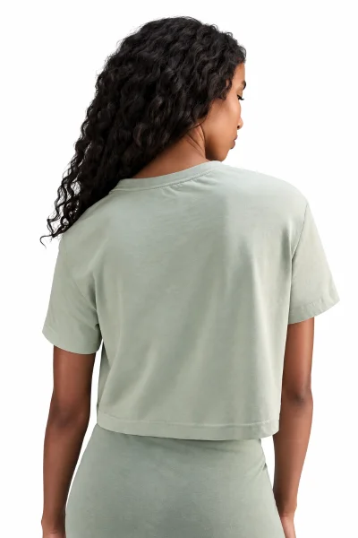Camiseta Nike Sportswear Essential Feminina Produto Camiseta Nike Sportswear Essential Feminina