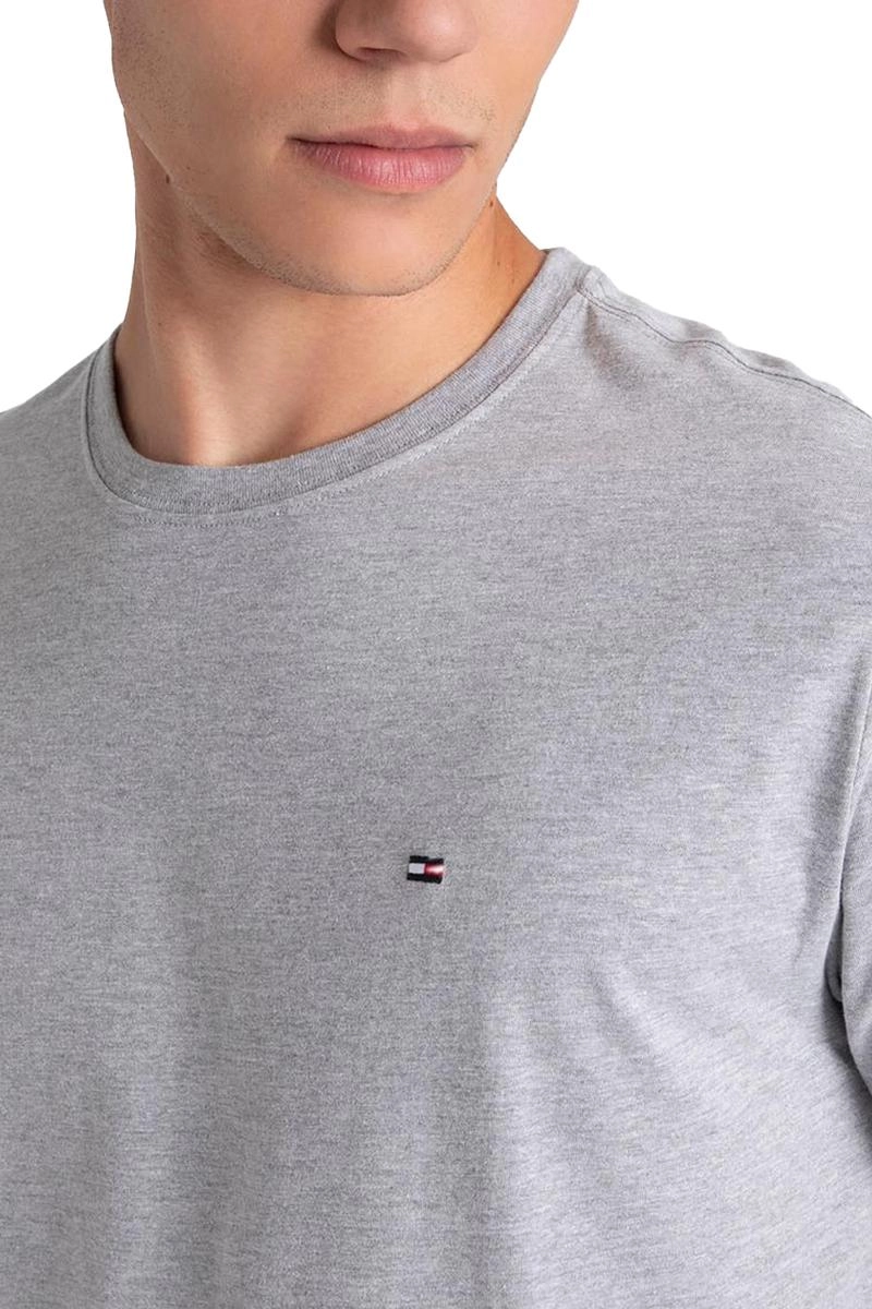 Camiseta Tommy Hilfiger Basic Masculina Cinza Produto Camiseta Tommy Hilfiger Basic Masculina Cinza
