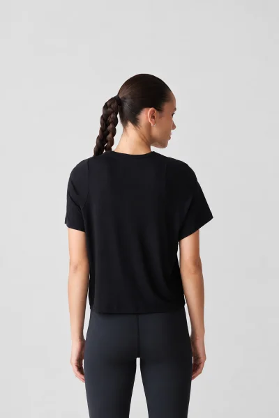 Camiseta Feminina New Balance Preto Infinity Propel Produto Camiseta Feminina New Balance Preto Infinity Propel