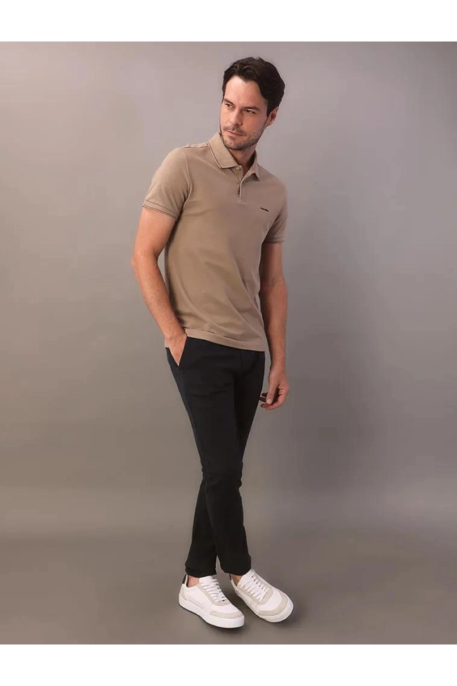 Polo Calvin Klein Manga Curta Regular Masculino Caqui Médio Produto Polo Calvin Klein Manga Curta Regular Masculino Caqui Médio