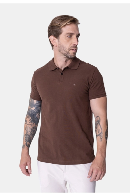 Polo Calvin Klein Manga Curta Slim Fit Masculina Marrom Produto Polo Calvin Klein Manga Curta Slim Fit Masculina Marrom