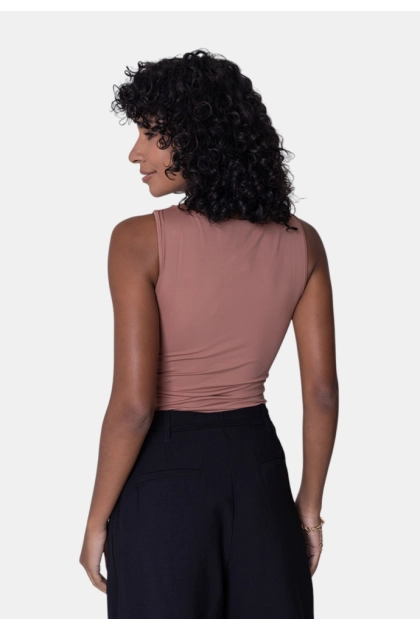 Regata Coqueta Básica Feminina Mocha Produto Regata Coqueta Básica Feminina Mocha