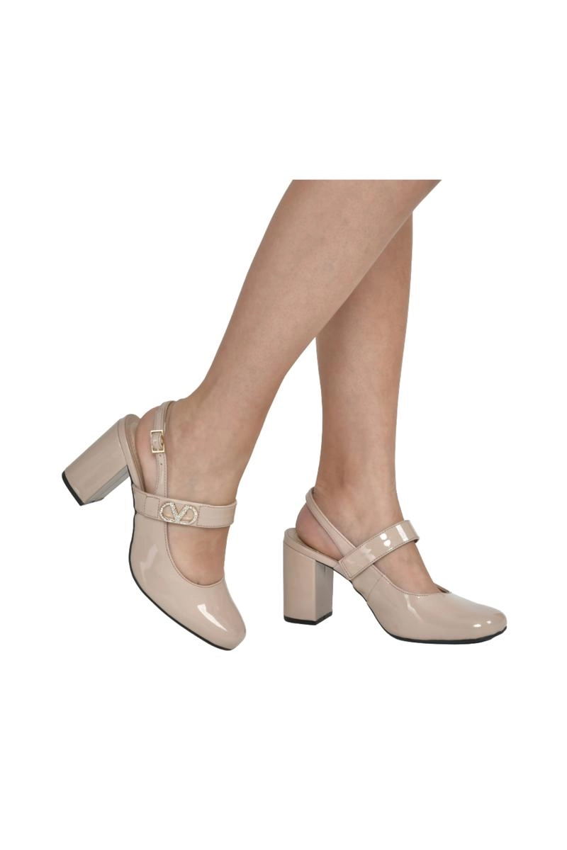 Sapato Via Marte Chanel Fivela V Strass Feminino Nude Produto Sapato Via Marte Chanel Fivela V Strass Feminino Nude