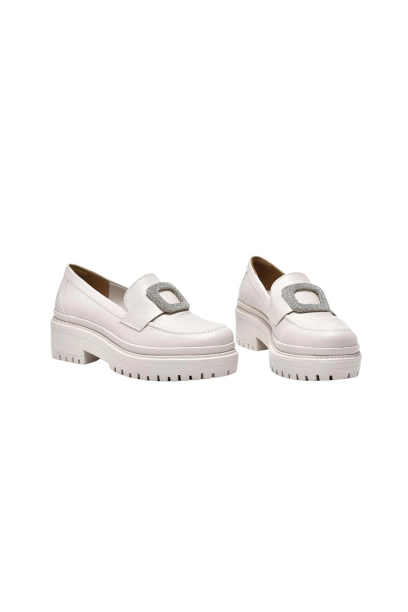 Sapato Via Marte Loafer Fivela Strass Brilhosa Feminino Bege Produto Sapato Via Marte Loafer Fivela Strass Brilhosa Feminino Bege