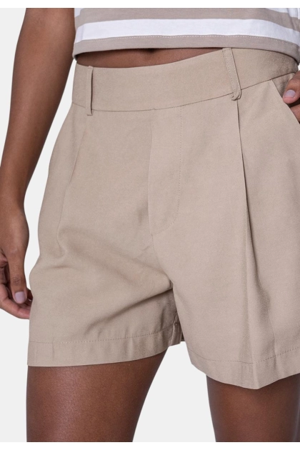 Shorts Ellen One Alicia Alfaiataria Feminino Bege Produto Shorts Ellen One Alicia Alfaiataria Feminino Bege