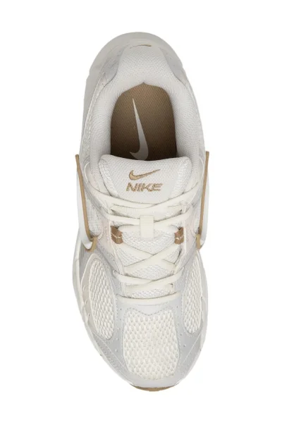 Produto Tênis Feminino Nike V5 Run Branco e Marrom