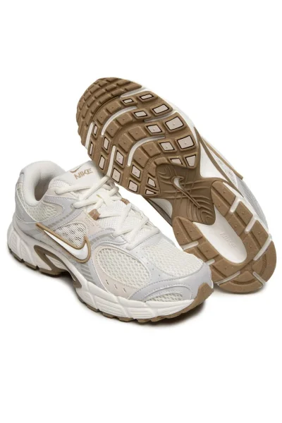 Produto Tênis Feminino Nike V5 Run Branco e Marrom